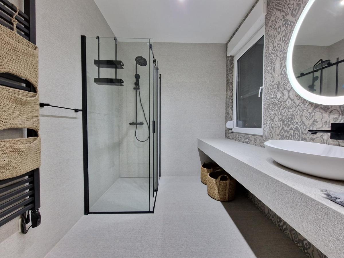Seahouse By Jelena Apartment Bibinje Bagian luar foto